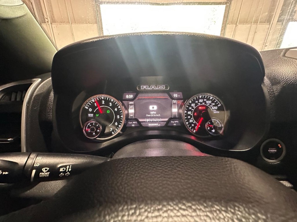 Ram 1500 Vehicle Full-screen Gallery Image 20