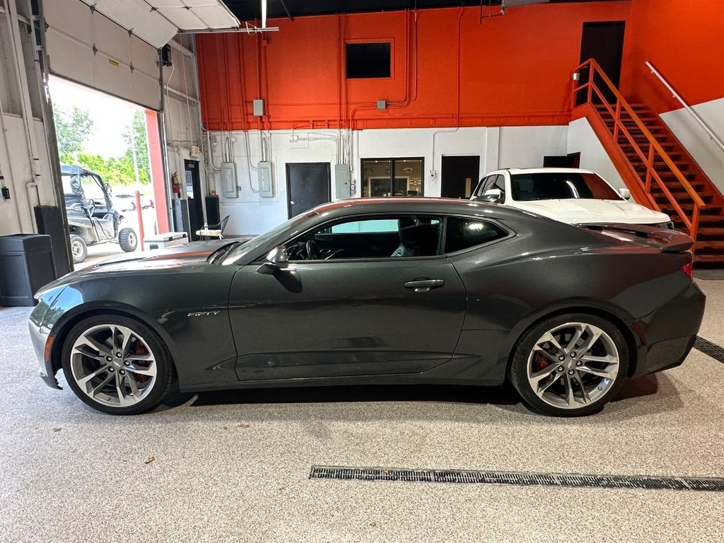 Chevrolet Camaro Vehicle Full-screen Gallery Image 06