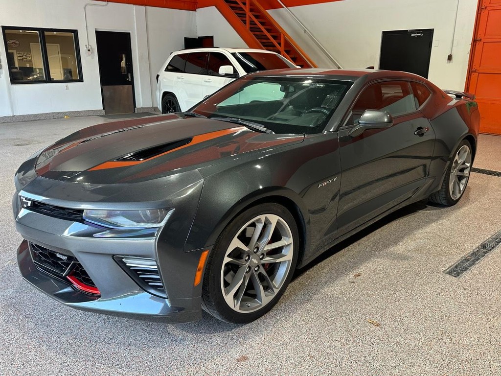 Chevrolet Camaro Vehicle Full-screen Gallery Image 09