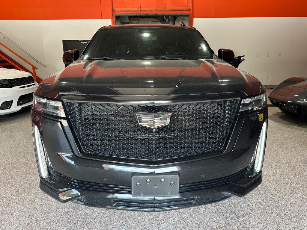 Cadillac Escalade ESV Vehicle Full-screen Gallery Image 6