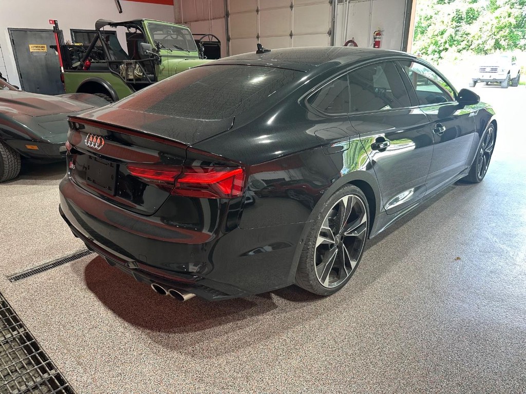 Audi S5 Sportback Vehicle Full-screen Gallery Image 3