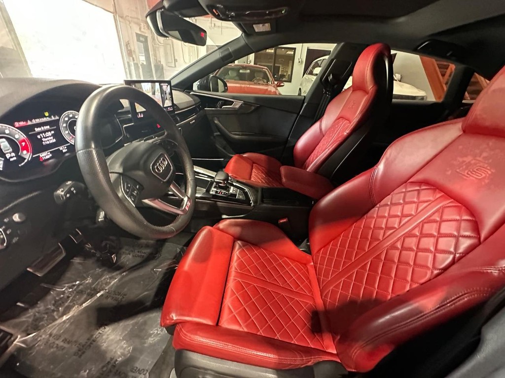 Audi S5 Sportback Vehicle Full-screen Gallery Image 10