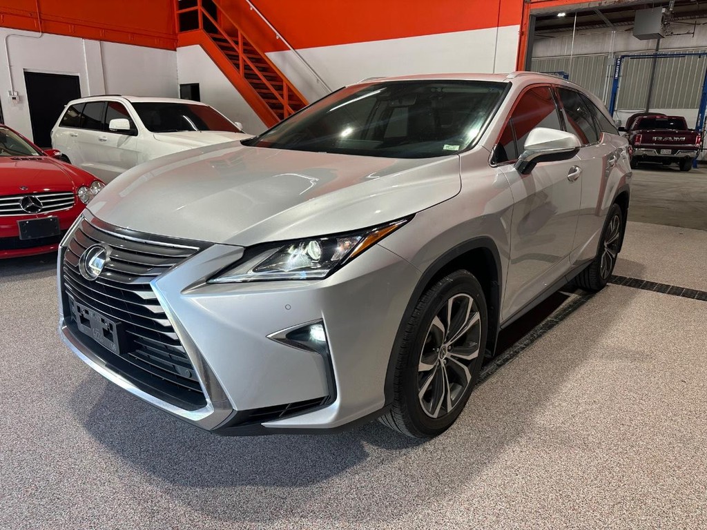 Lexus RX Vehicle Full-screen Gallery Image 10