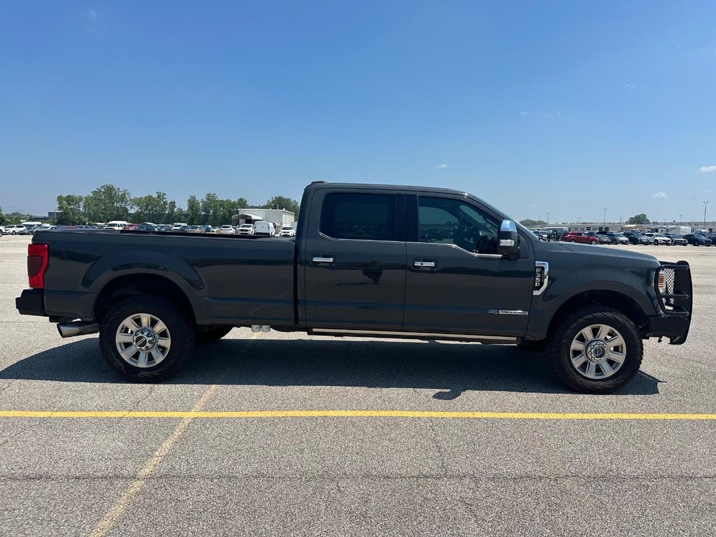 Ford Super Duty F-350 SRW Vehicle Full-screen Gallery Image 4