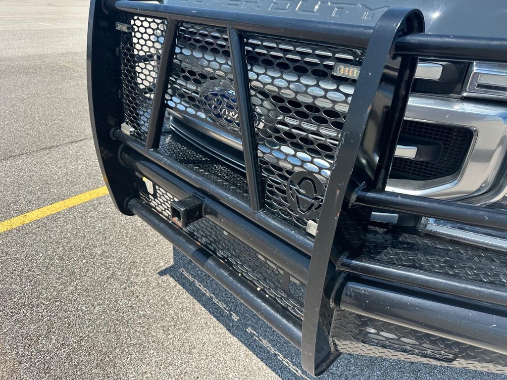 Ford Super Duty F-350 SRW Vehicle Full-screen Gallery Image 9