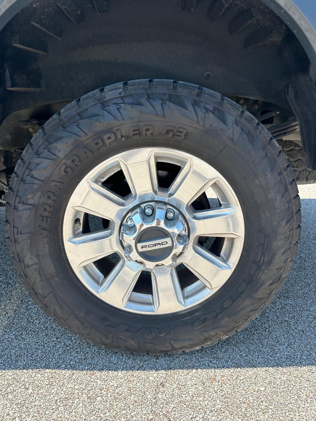 Ford Super Duty F-350 SRW Vehicle Full-screen Gallery Image 12