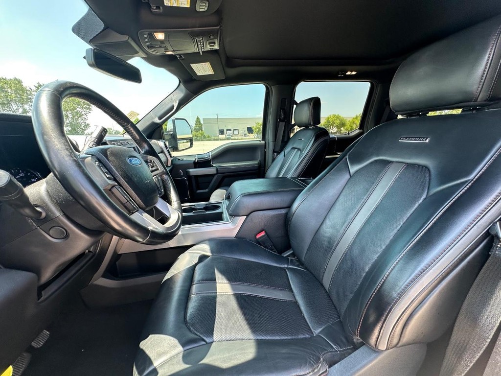 Ford Super Duty F-350 SRW Vehicle Full-screen Gallery Image 14
