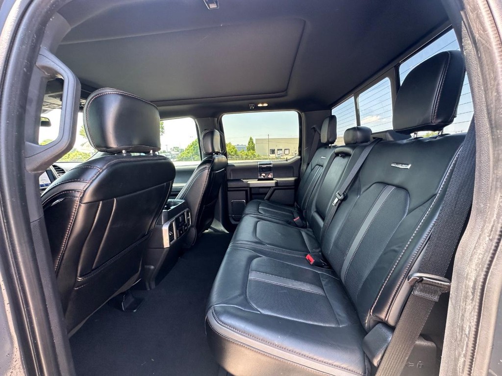 Ford Super Duty F-350 SRW Vehicle Full-screen Gallery Image 15