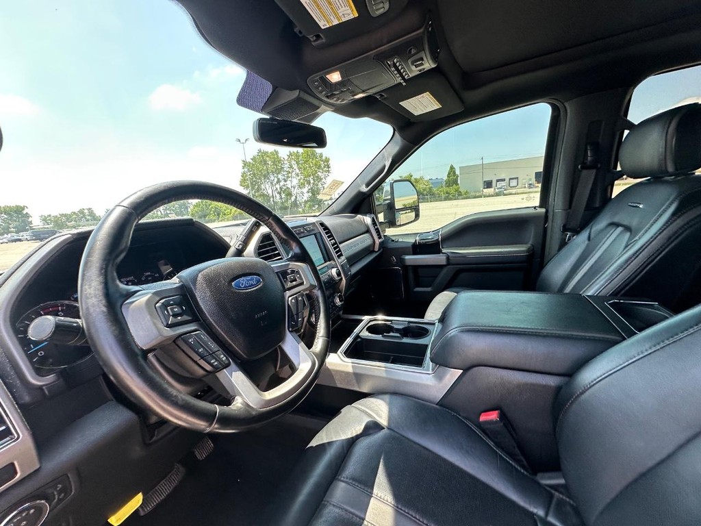 Ford Super Duty F-350 SRW Vehicle Full-screen Gallery Image 19