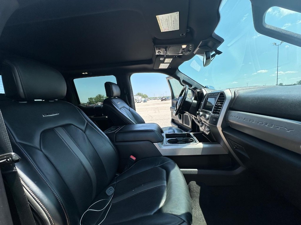 Ford Super Duty F-350 SRW Vehicle Full-screen Gallery Image 21