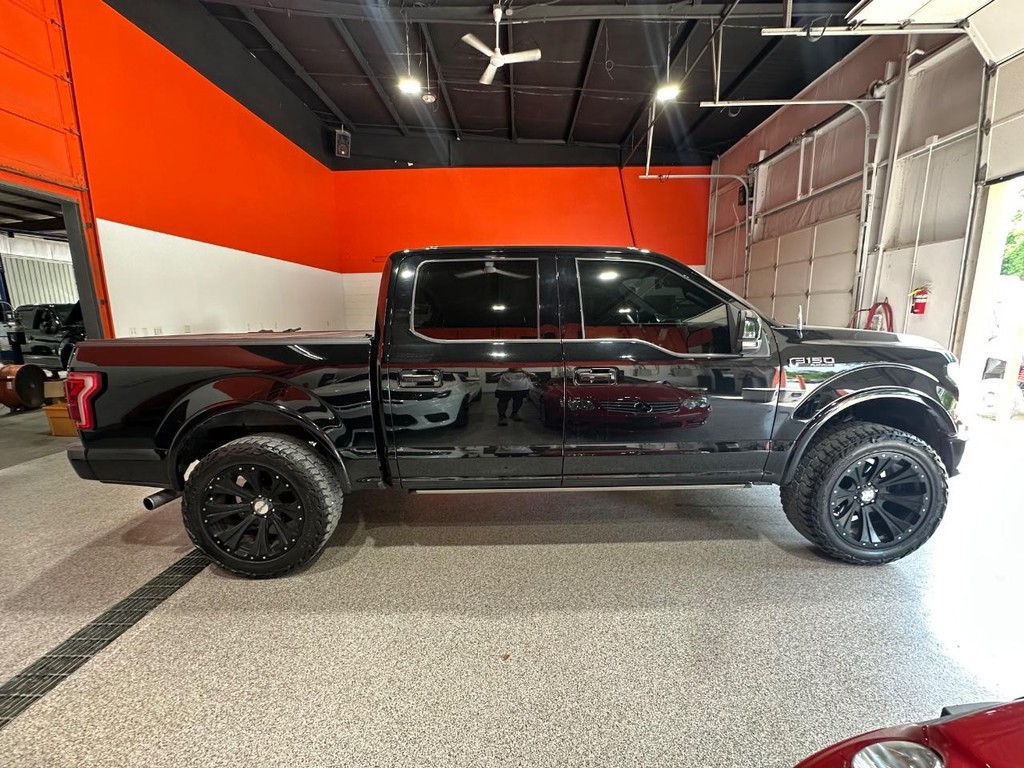 Ford F-150 Vehicle Full-screen Gallery Image 2