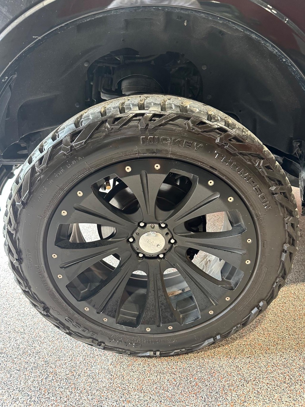 Ford F-150 Vehicle Full-screen Gallery Image 11