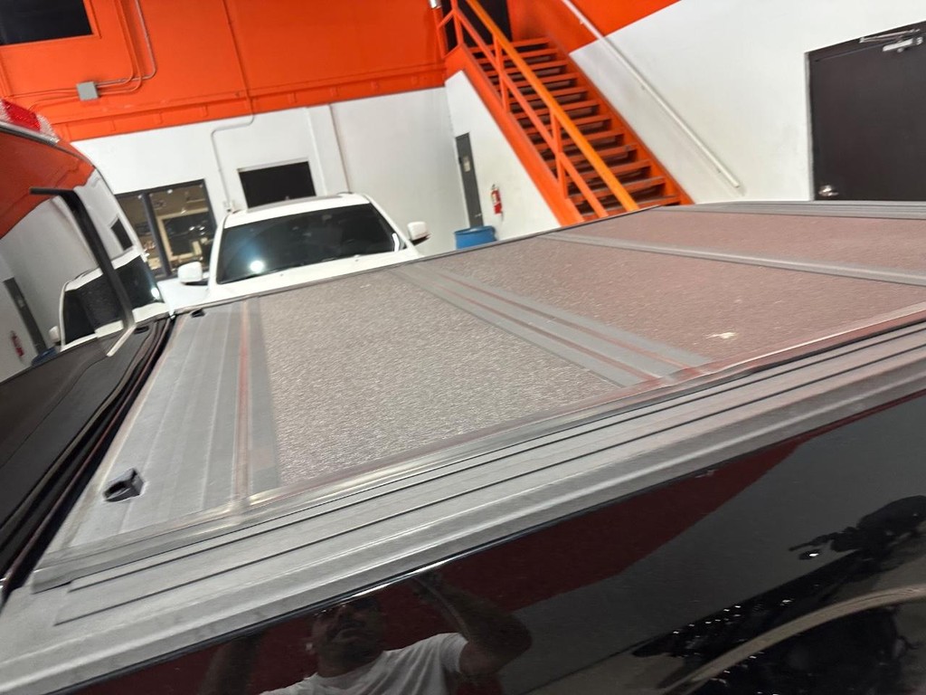 Ford F-150 Vehicle Full-screen Gallery Image 15