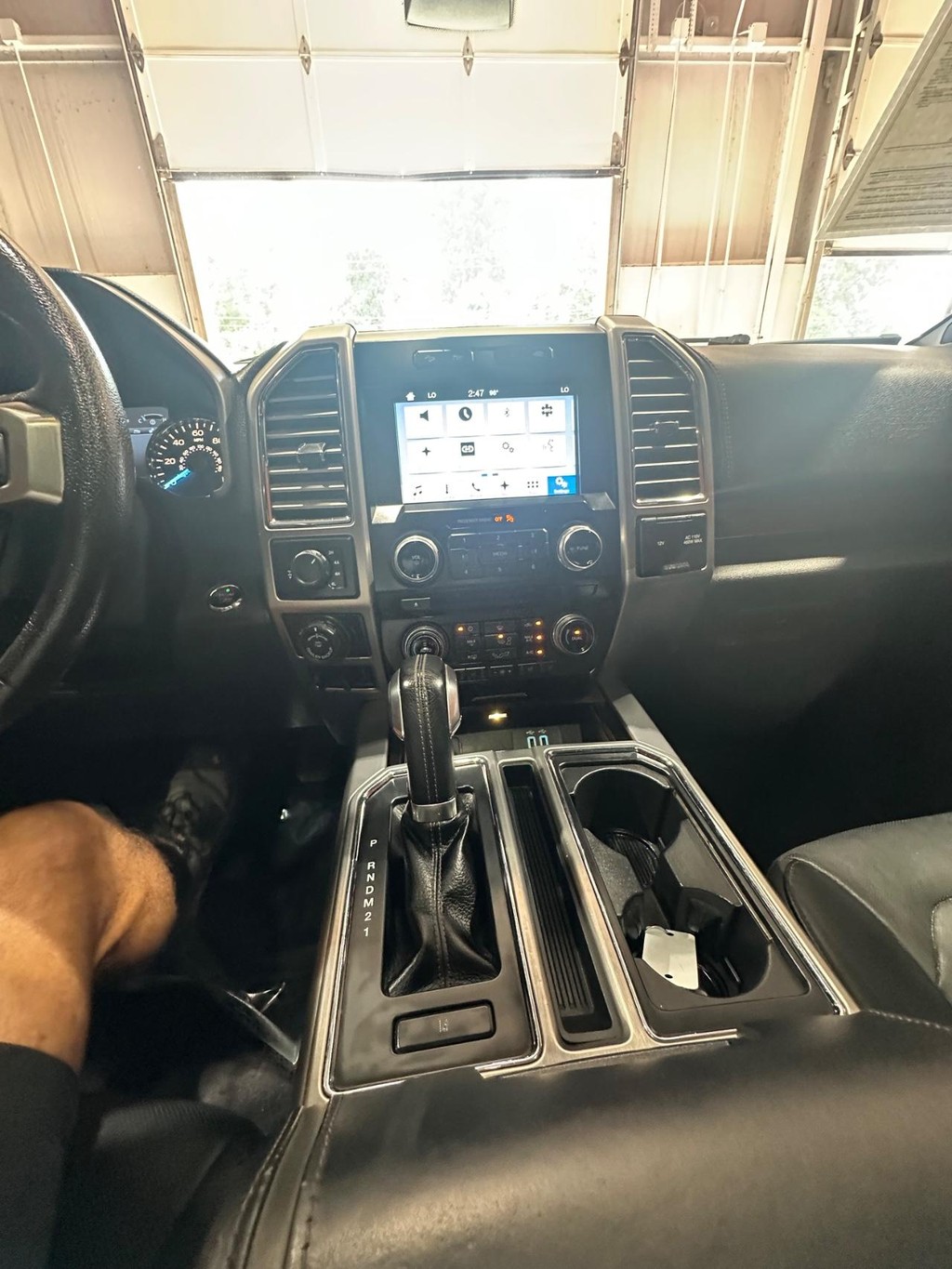 Ford F-150 Vehicle Full-screen Gallery Image 21