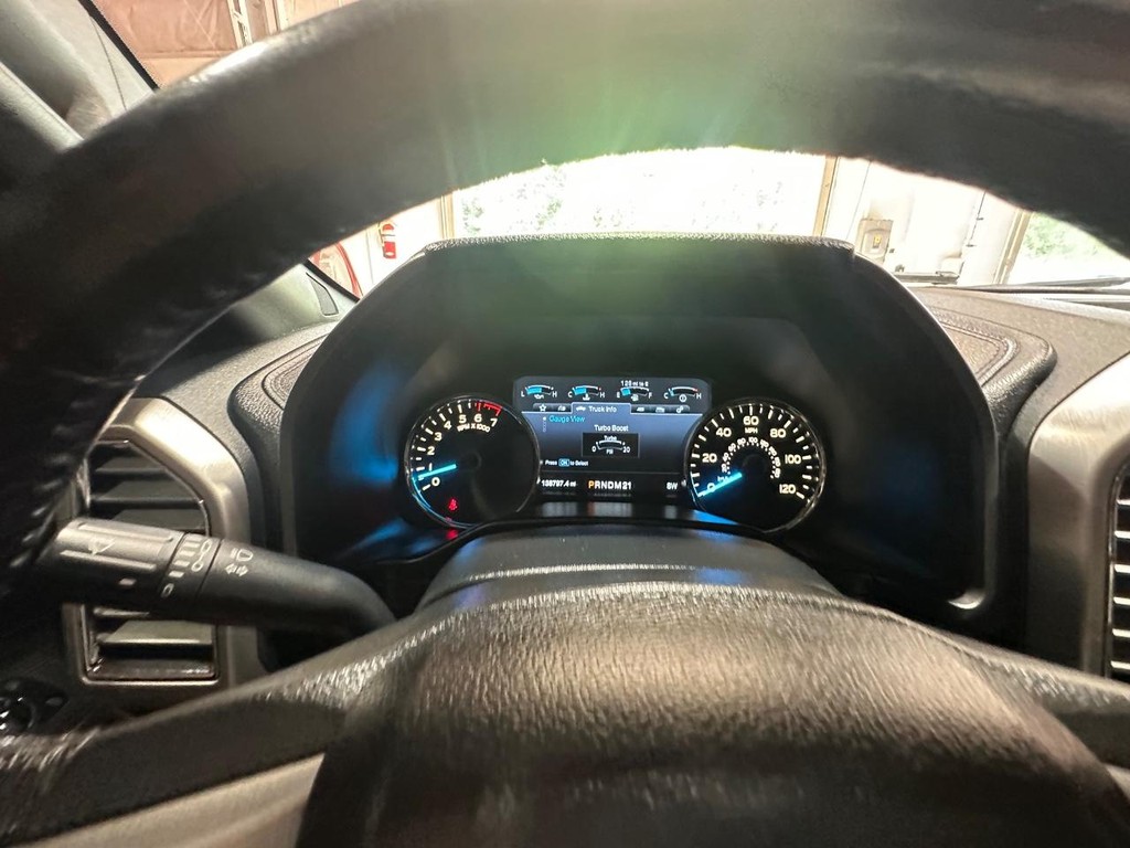 Ford F-150 Vehicle Full-screen Gallery Image 23