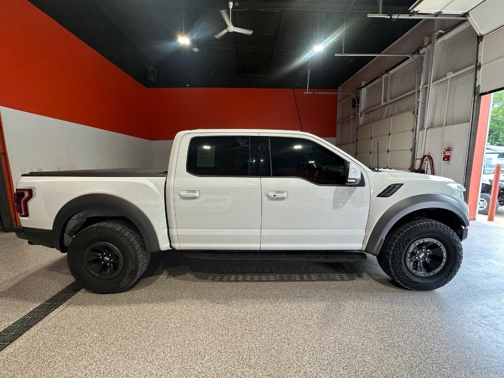 Ford F-150 Vehicle Full-screen Gallery Image 2