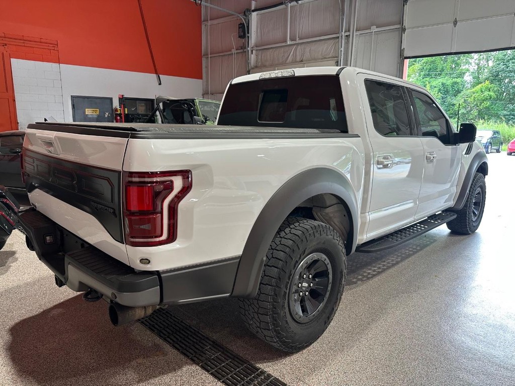 Ford F-150 Vehicle Full-screen Gallery Image 3