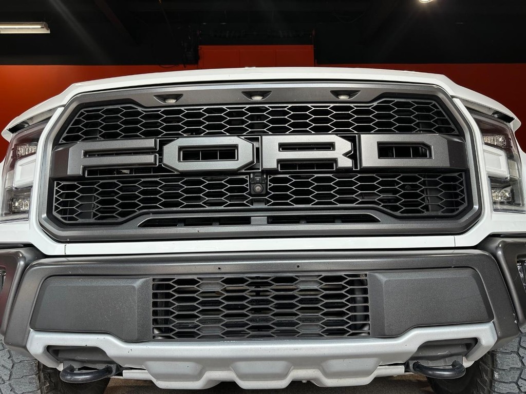Ford F-150 Vehicle Full-screen Gallery Image 14