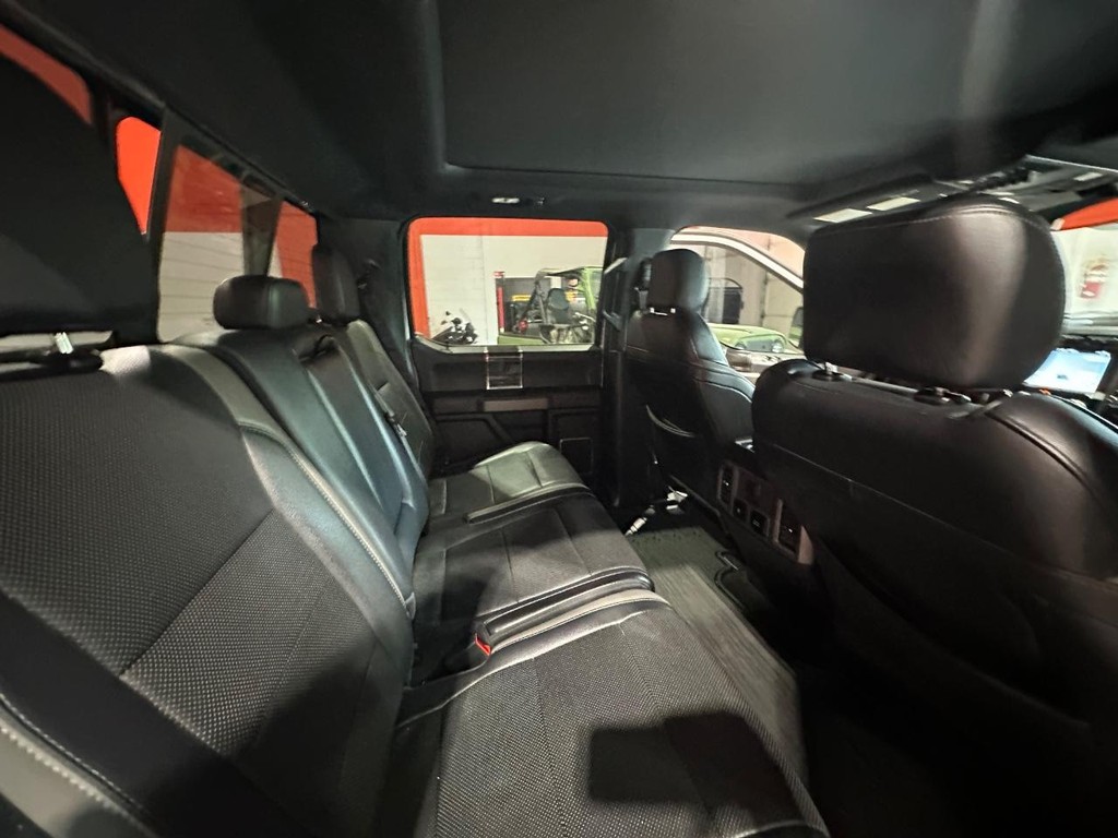 Ford F-150 Vehicle Full-screen Gallery Image 16