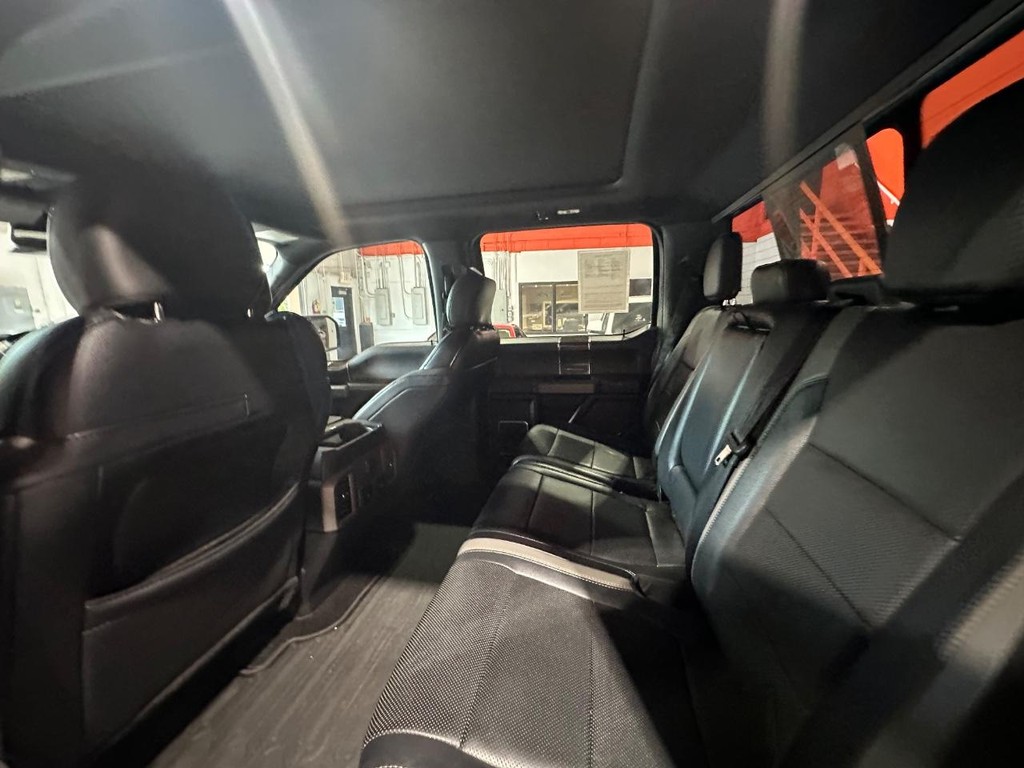Ford F-150 Vehicle Full-screen Gallery Image 17