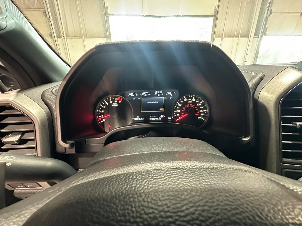 Ford F-150 Vehicle Full-screen Gallery Image 20