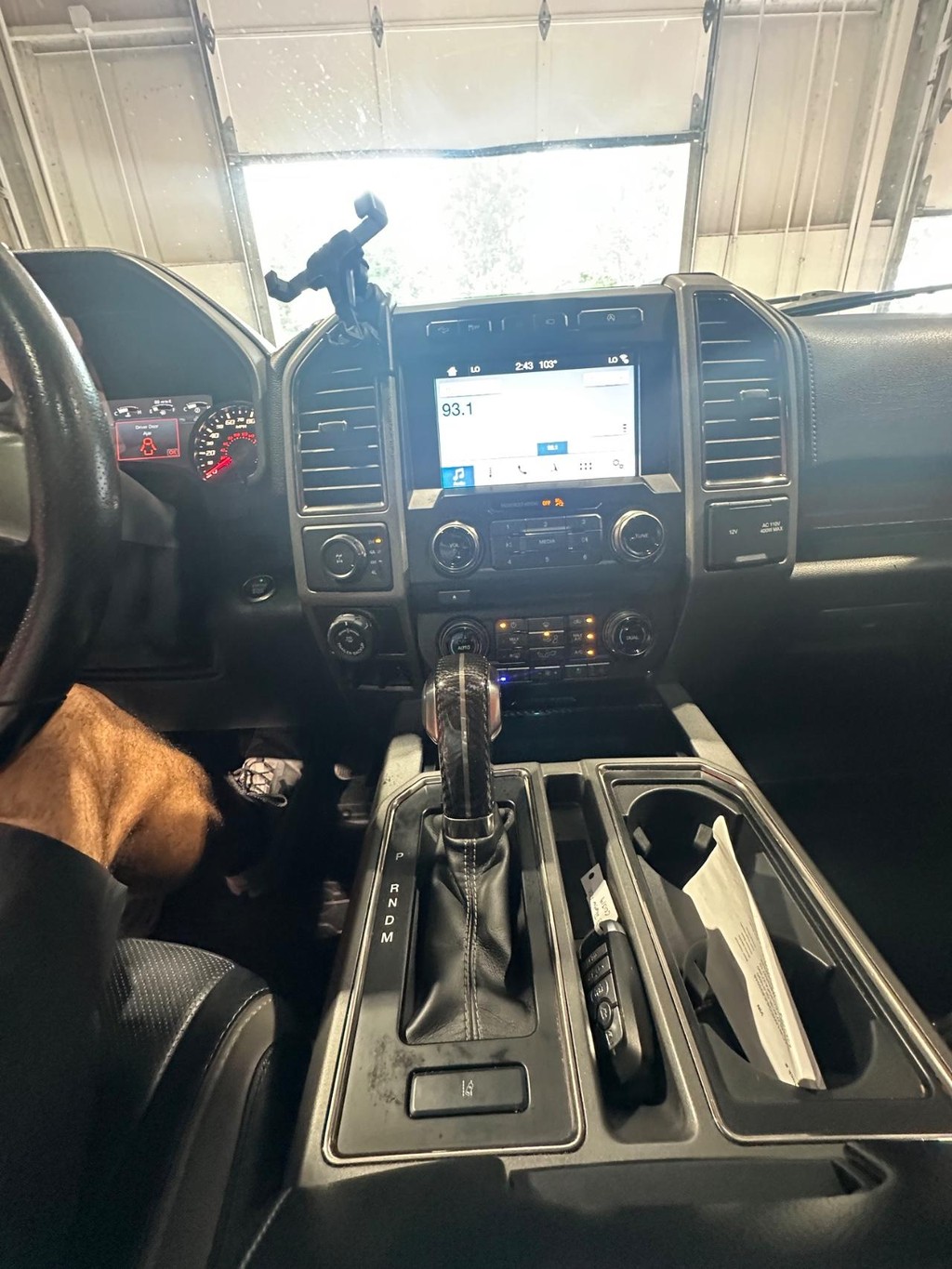 Ford F-150 Vehicle Full-screen Gallery Image 22