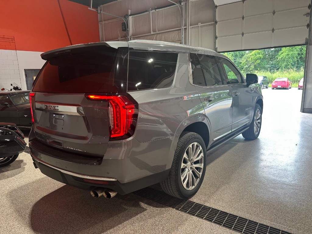 GMC Yukon Vehicle Full-screen Gallery Image 5