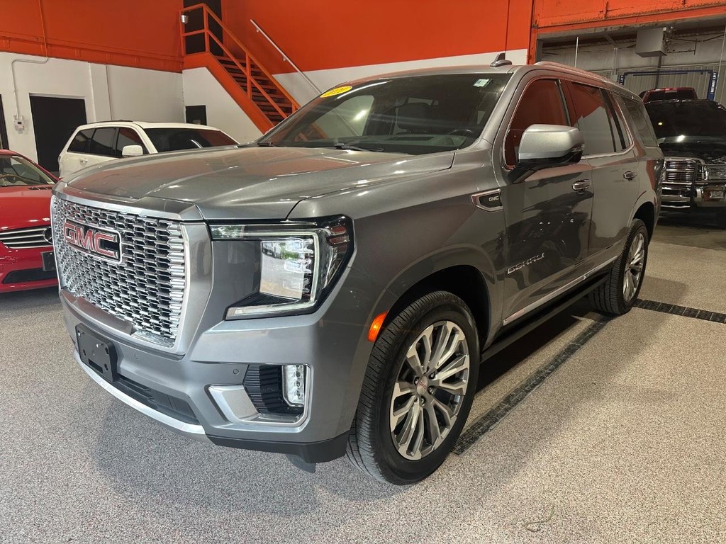 GMC Yukon Vehicle Full-screen Gallery Image 11