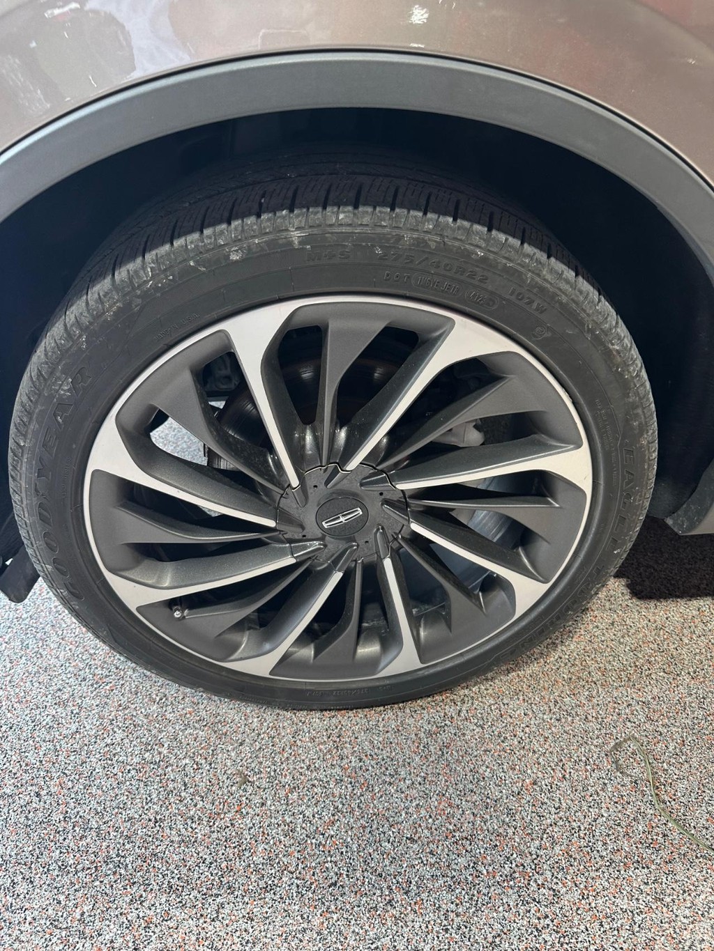 Lincoln Aviator Vehicle Full-screen Gallery Image 7