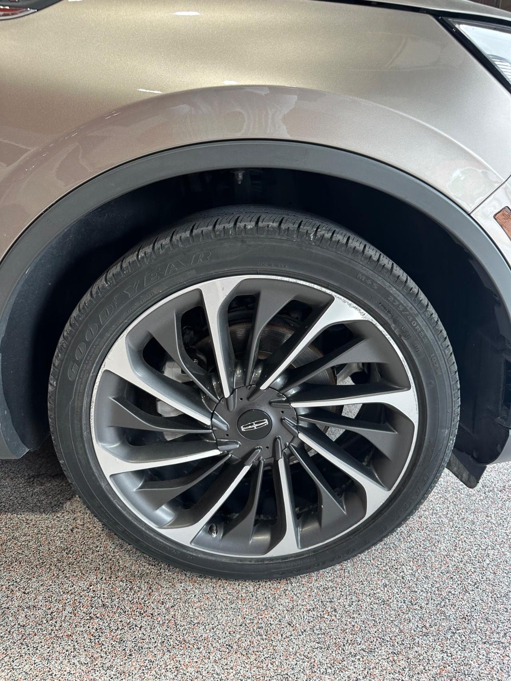 Lincoln Aviator Vehicle Full-screen Gallery Image 19