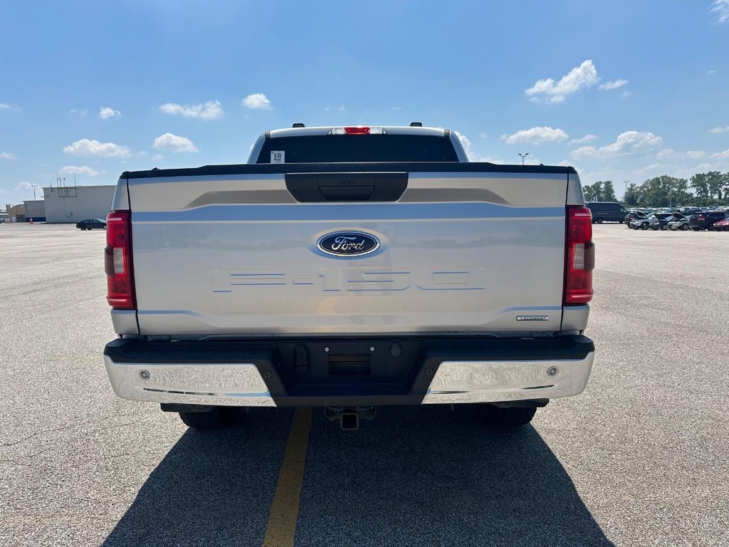 Ford F-150 Vehicle Full-screen Gallery Image 4