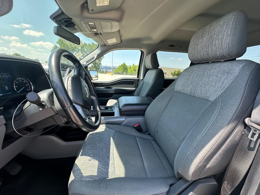 Ford F-150 Vehicle Full-screen Gallery Image 14