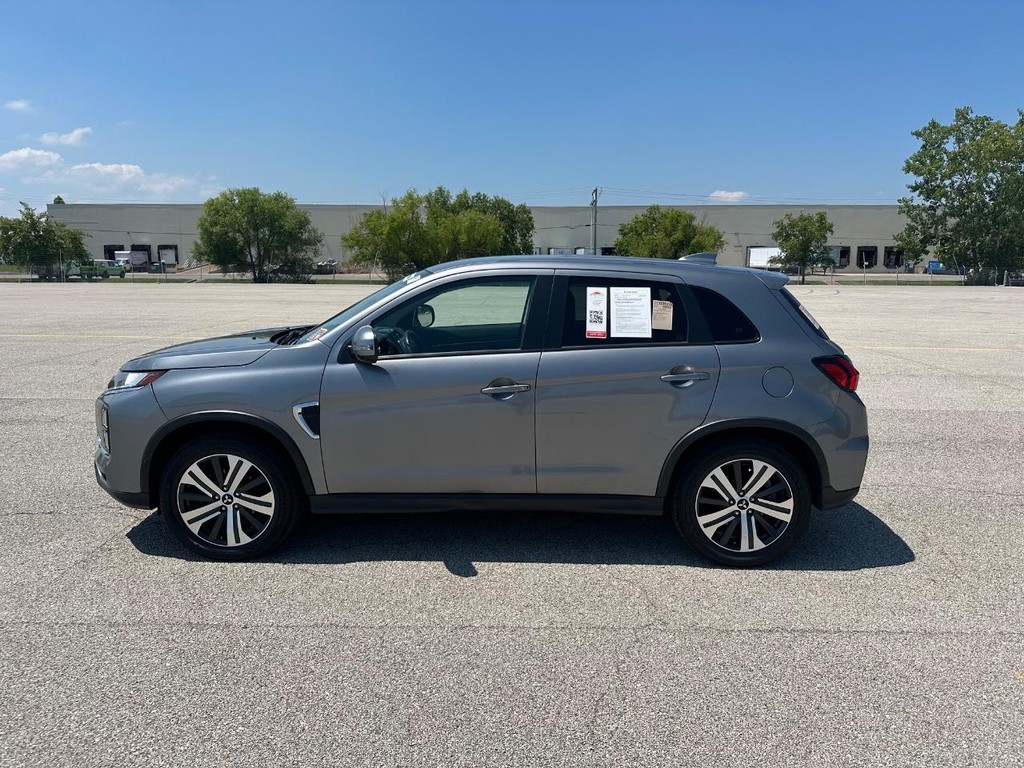 Mitsubishi Outlander Sport Vehicle Full-screen Gallery Image 6