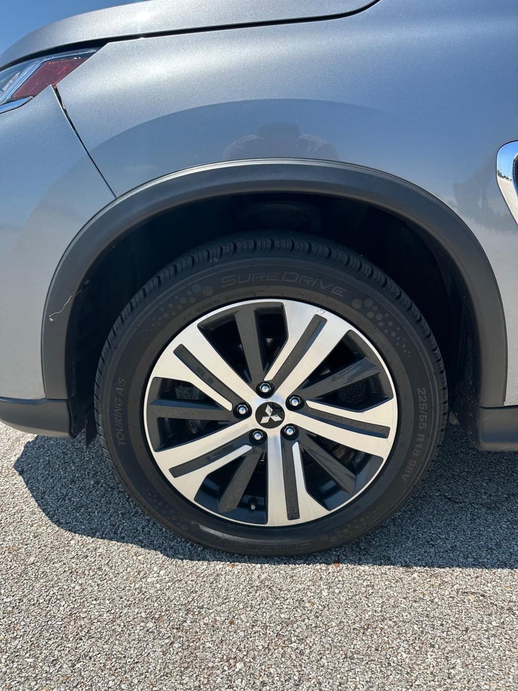 Mitsubishi Outlander Sport Vehicle Full-screen Gallery Image 9