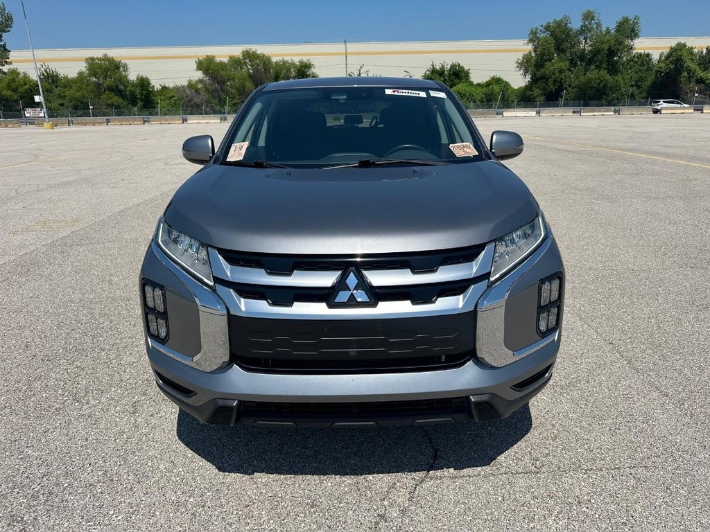 Mitsubishi Outlander Sport Vehicle Full-screen Gallery Image 10