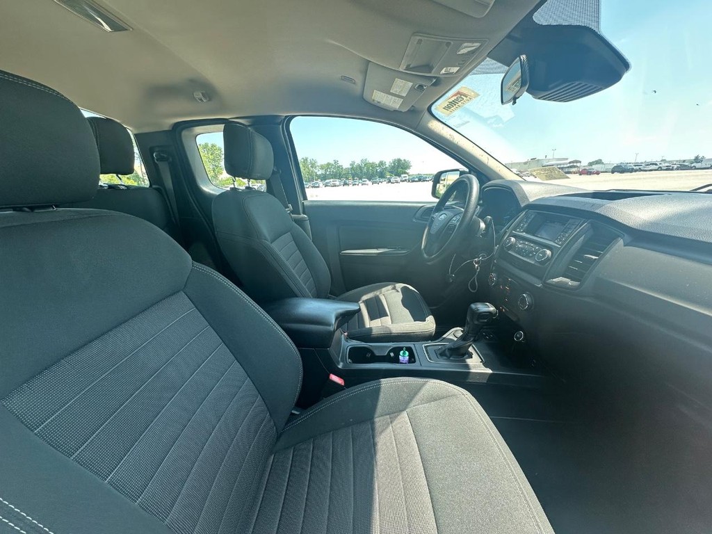 Ford Ranger Vehicle Full-screen Gallery Image 18