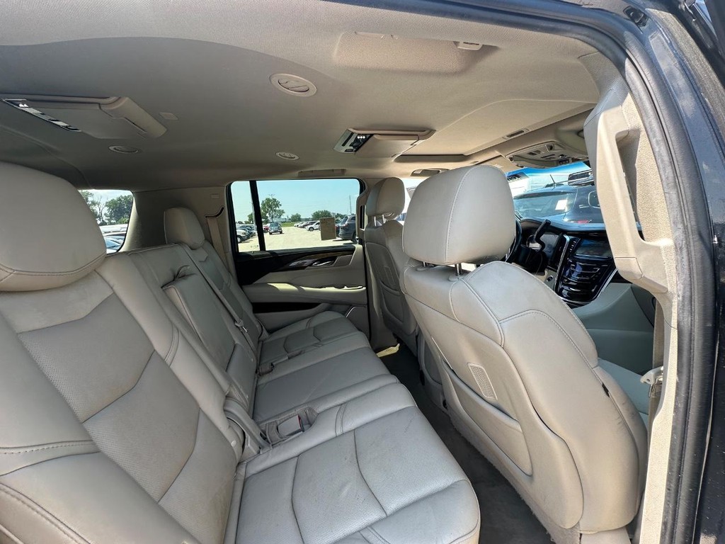 Cadillac Escalade ESV Vehicle Full-screen Gallery Image 19