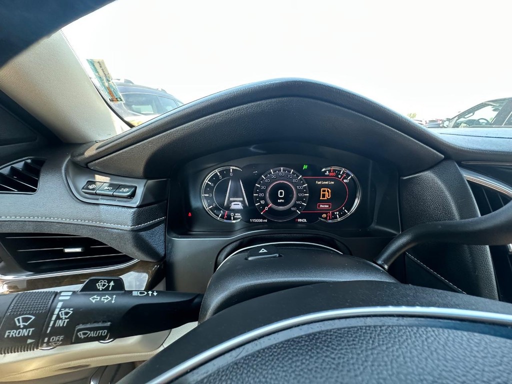 Cadillac Escalade ESV Vehicle Full-screen Gallery Image 26