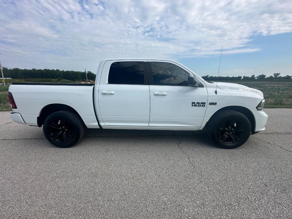 Ram 1500 Vehicle Full-screen Gallery Image 2