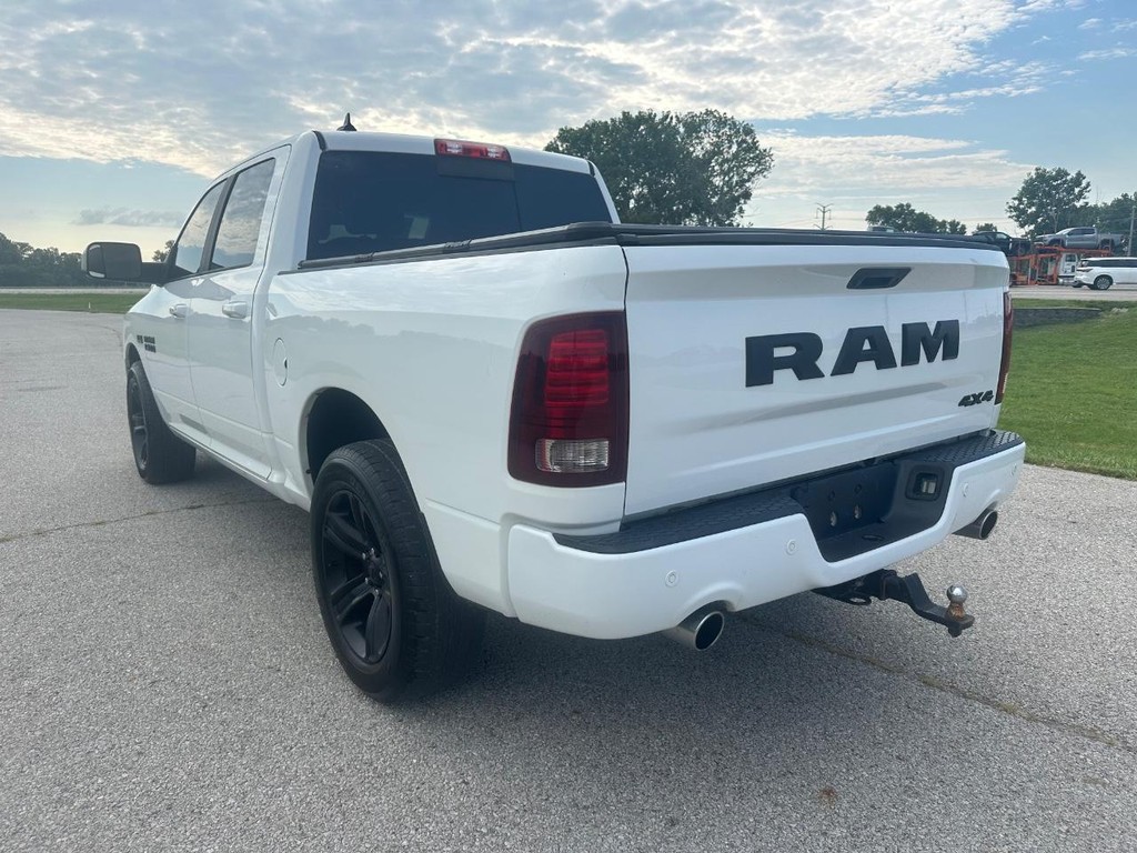 Ram 1500 Vehicle Full-screen Gallery Image 3