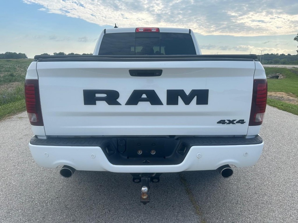 Ram 1500 Vehicle Full-screen Gallery Image 4