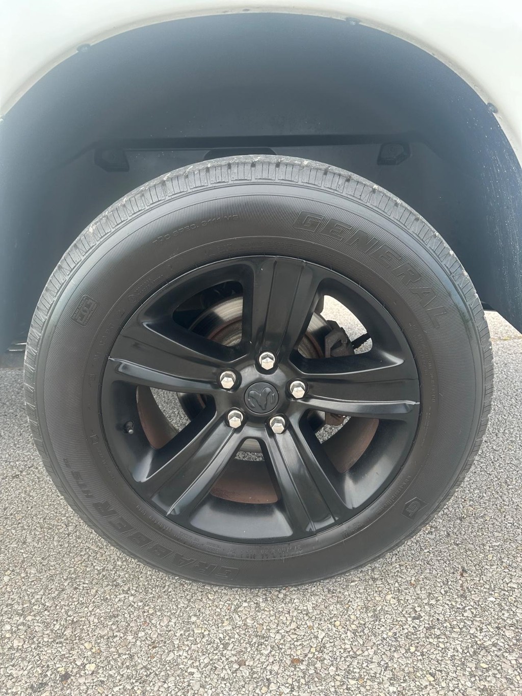 Ram 1500 Vehicle Full-screen Gallery Image 9