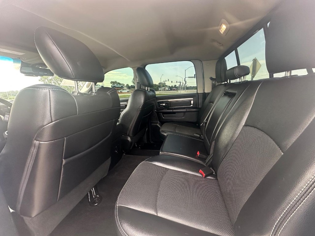 Ram 1500 Vehicle Full-screen Gallery Image 13