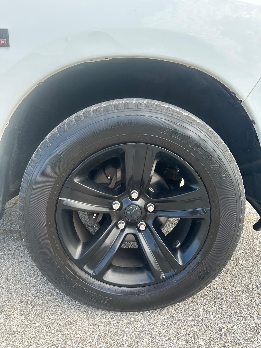 Ram 1500 Vehicle Full-screen Gallery Image 15