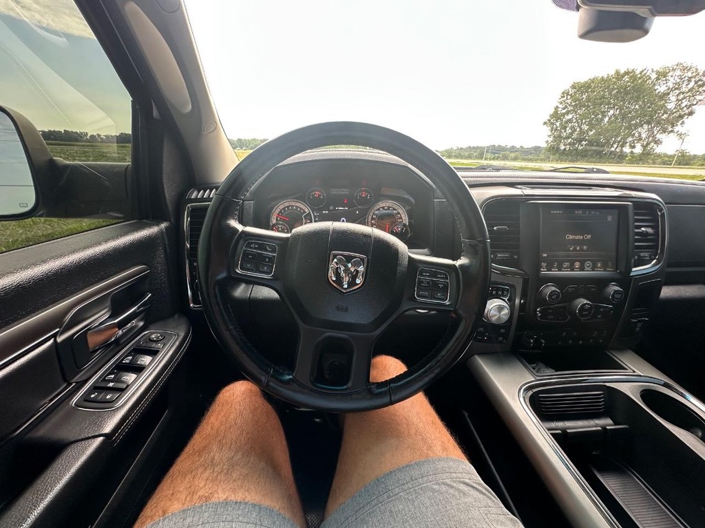 Ram 1500 Vehicle Full-screen Gallery Image 21