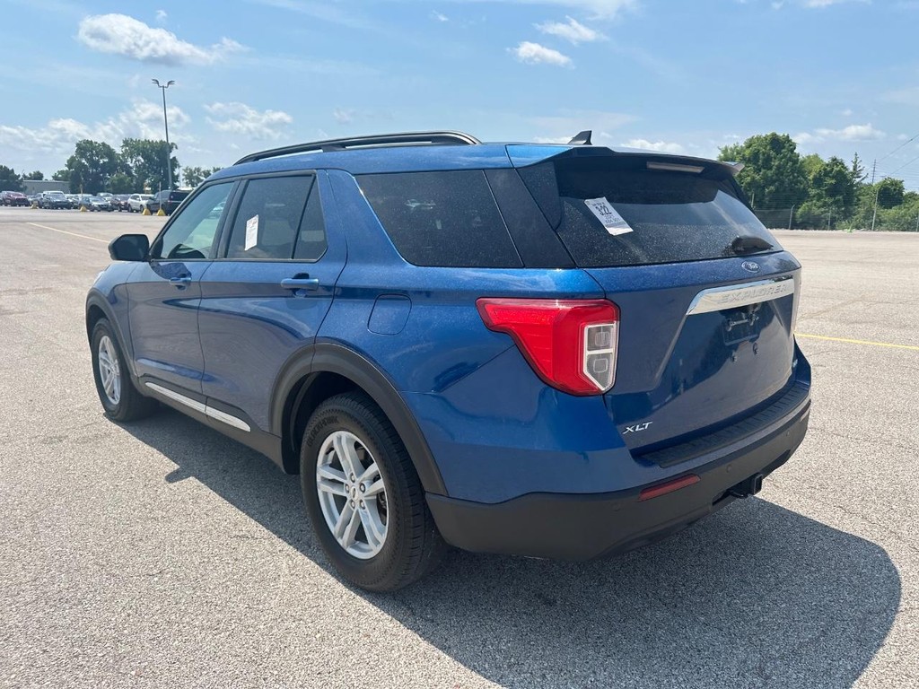 Ford Explorer Vehicle Full-screen Gallery Image 5