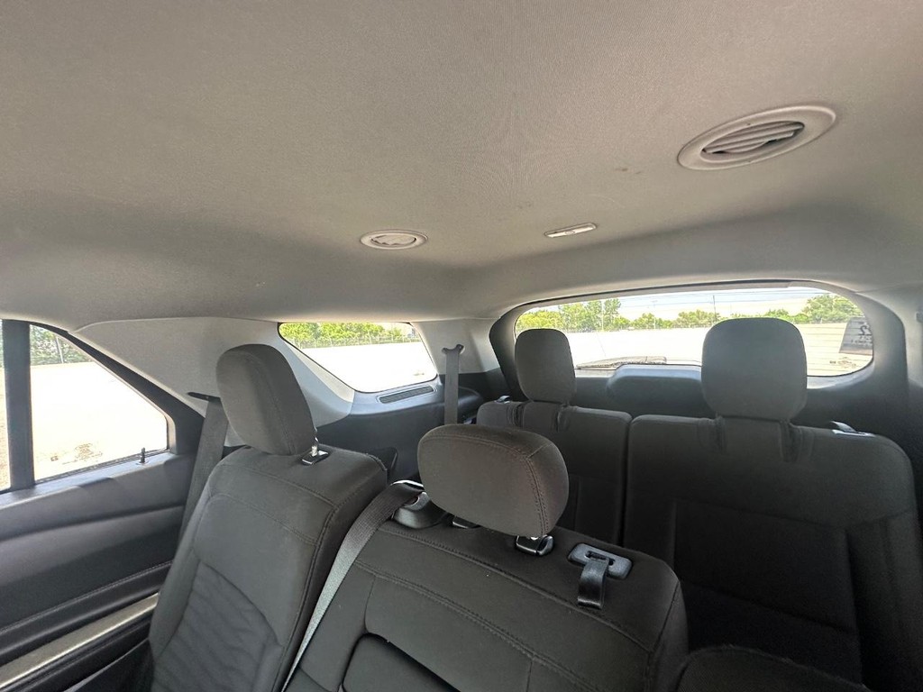 Ford Explorer Vehicle Full-screen Gallery Image 9