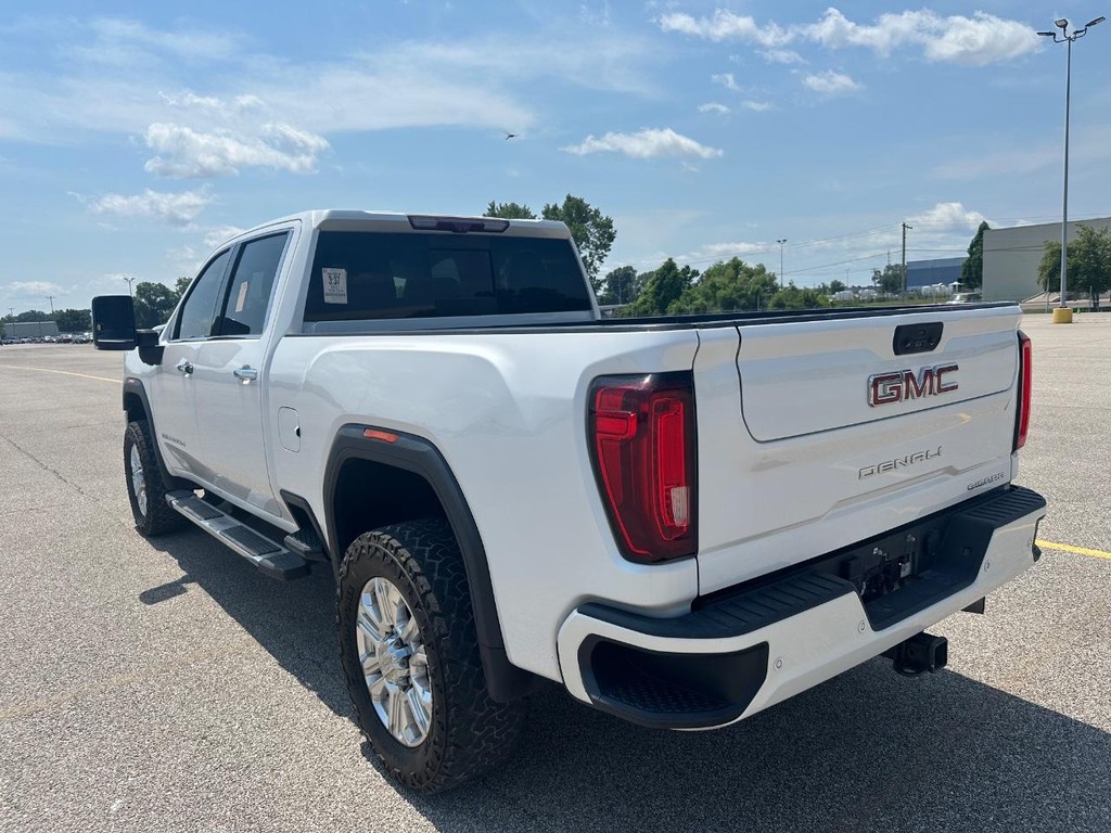 GMC Sierra 3500HD Vehicle Full-screen Gallery Image 5