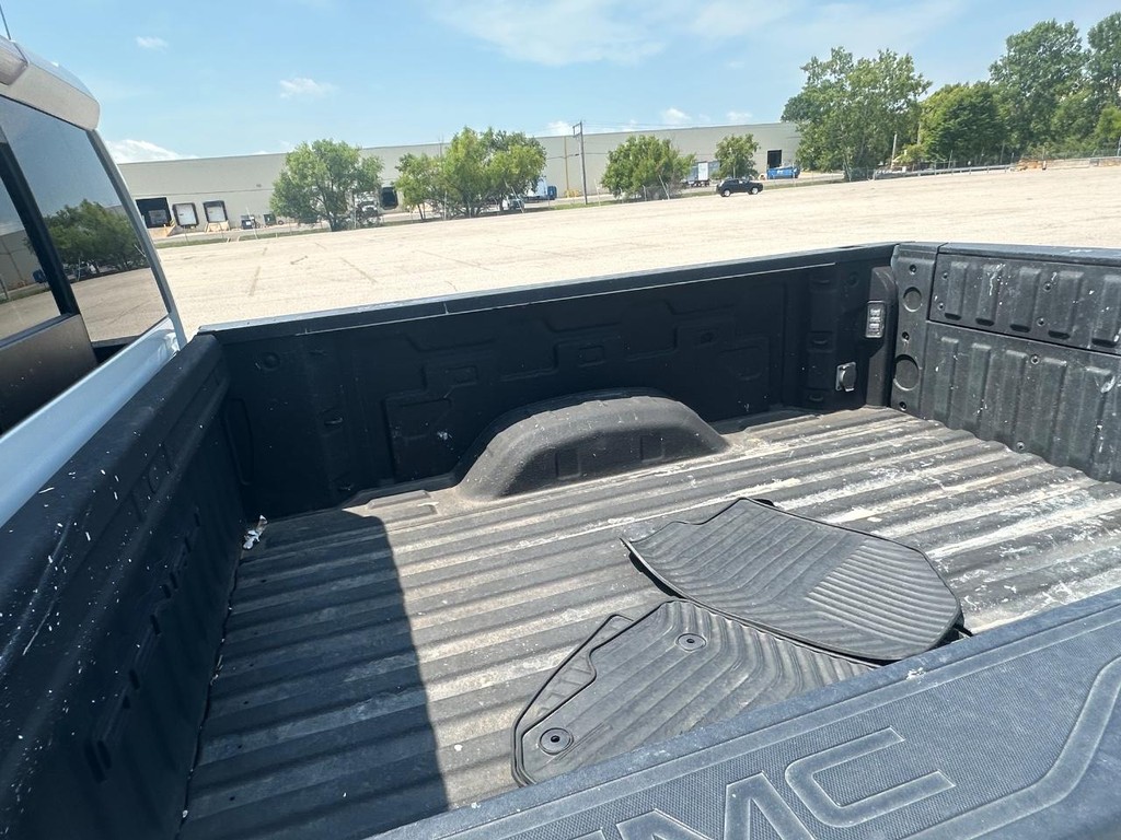 GMC Sierra 3500HD Vehicle Full-screen Gallery Image 13