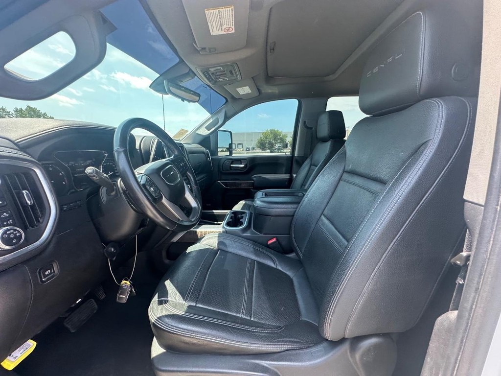GMC Sierra 3500HD Vehicle Full-screen Gallery Image 17